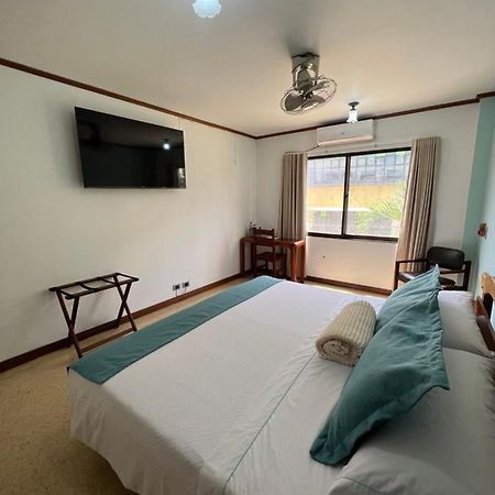 Hotel Caucasia 外观 照片