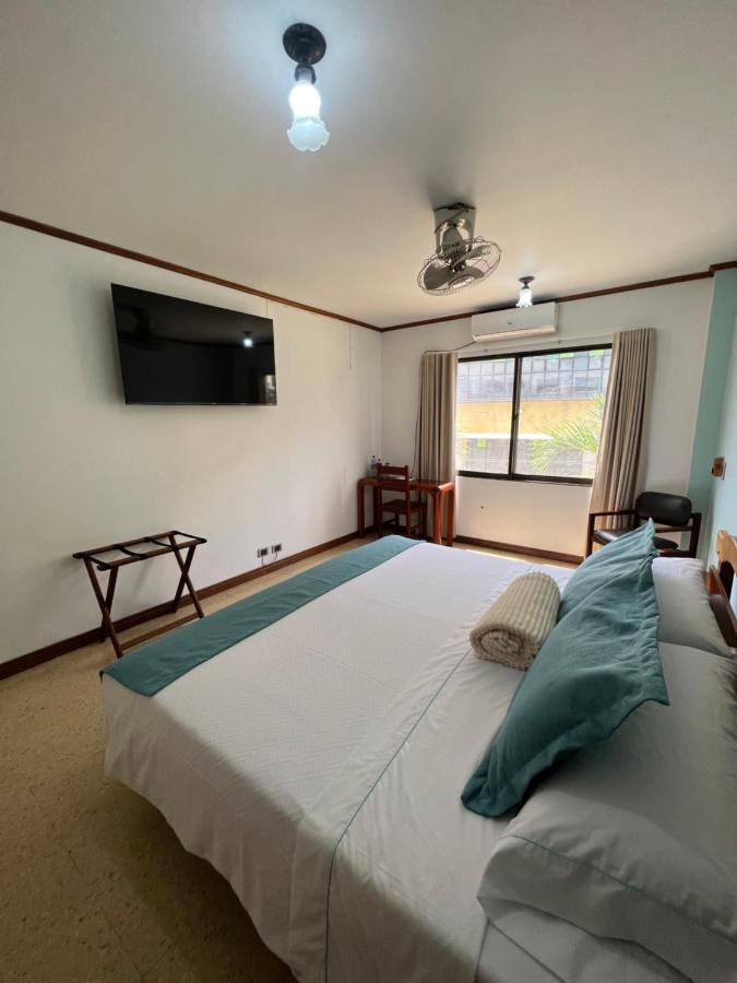 Hotel Caucasia 外观 照片