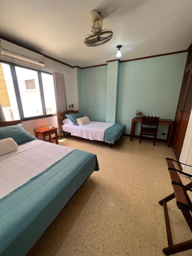 Hotel Caucasia 外观 照片
