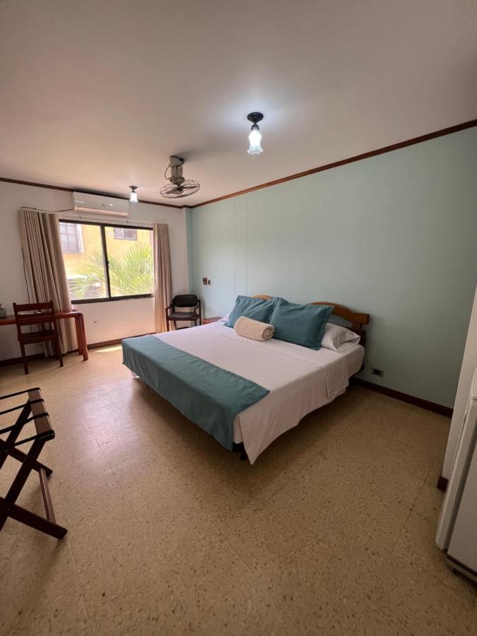 Hotel Caucasia 外观 照片