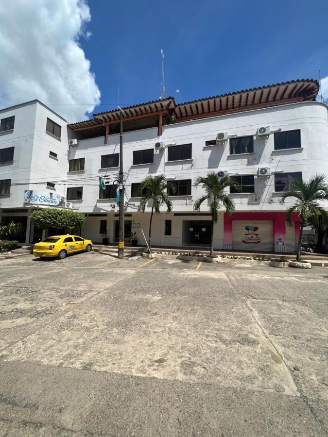 Hotel Caucasia 外观 照片
