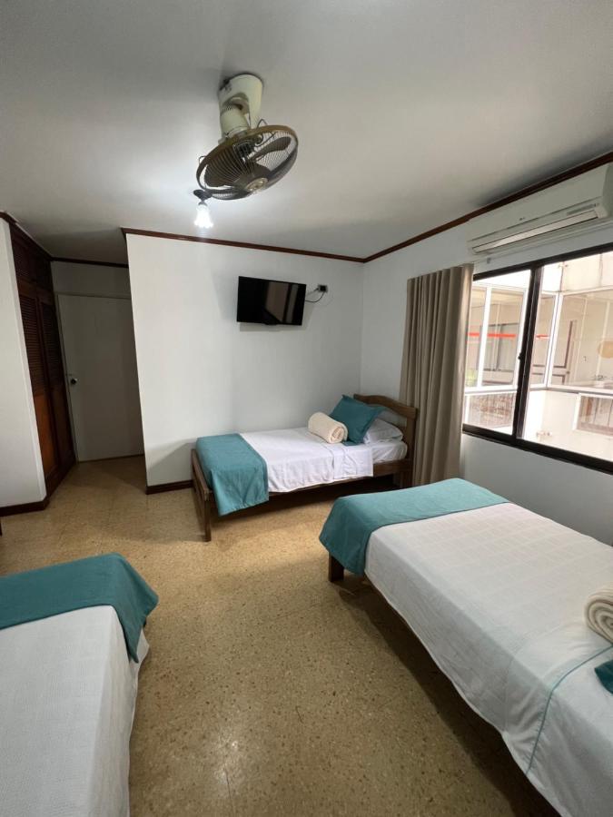 Hotel Caucasia 外观 照片