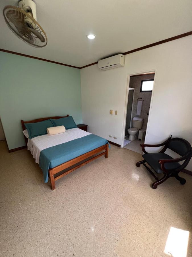 Hotel Caucasia 外观 照片