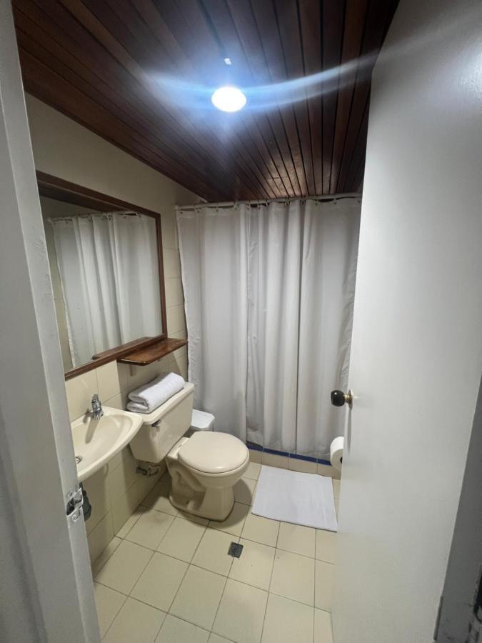 Hotel Caucasia 外观 照片