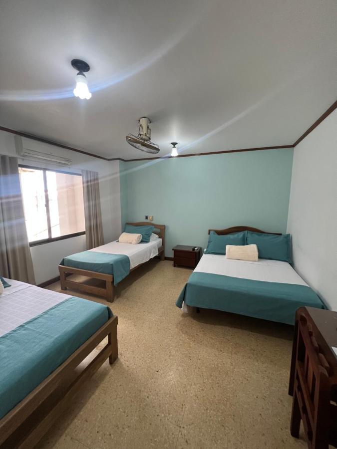 Hotel Caucasia 外观 照片
